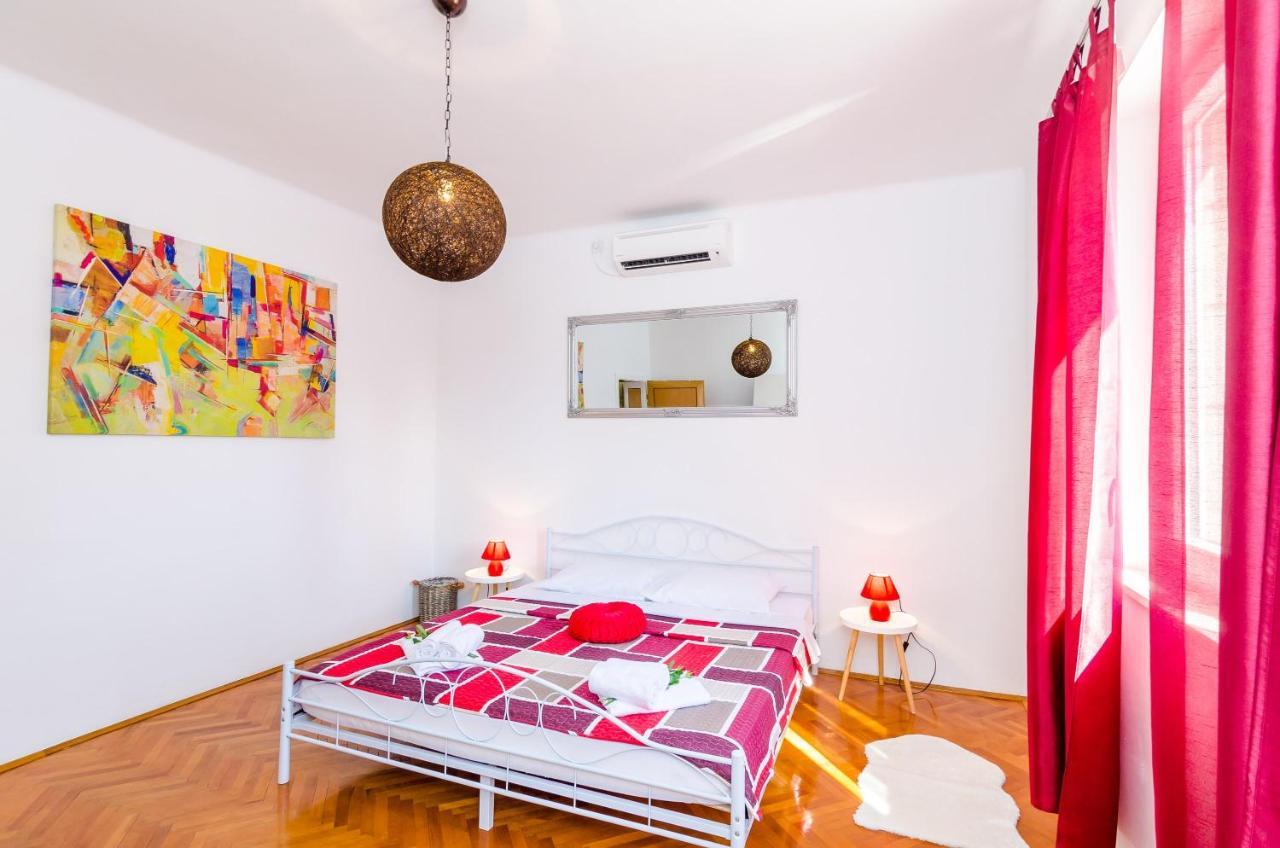Holiday Home Lungo Mare 믈리니 외부 사진
