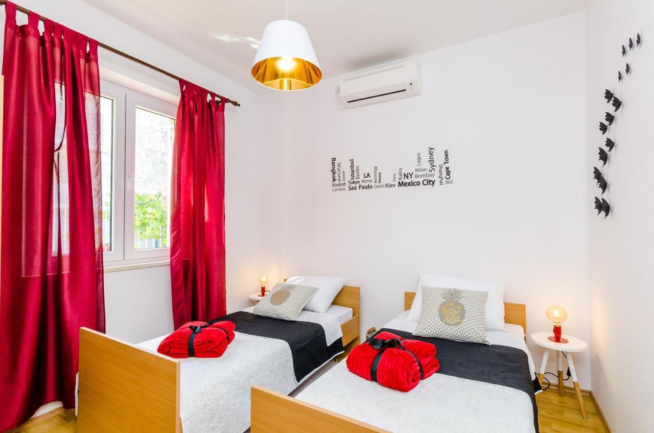 Holiday Home Lungo Mare 믈리니 외부 사진