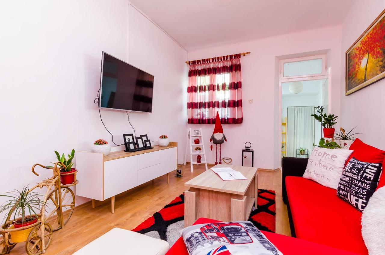 Holiday Home Lungo Mare 믈리니 외부 사진