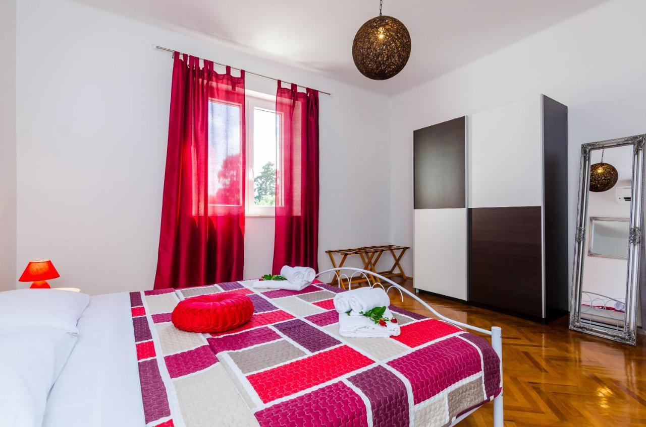 Holiday Home Lungo Mare 믈리니 외부 사진