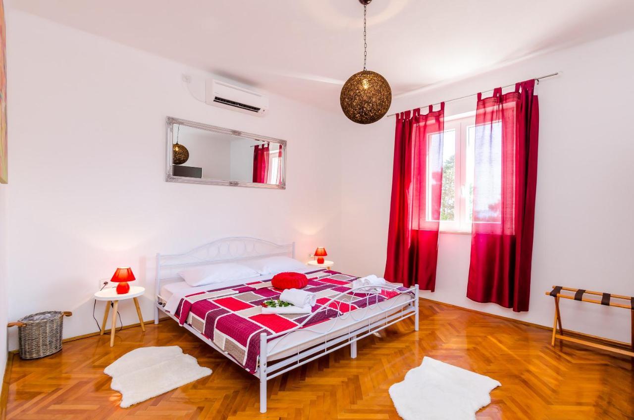 Holiday Home Lungo Mare 믈리니 외부 사진