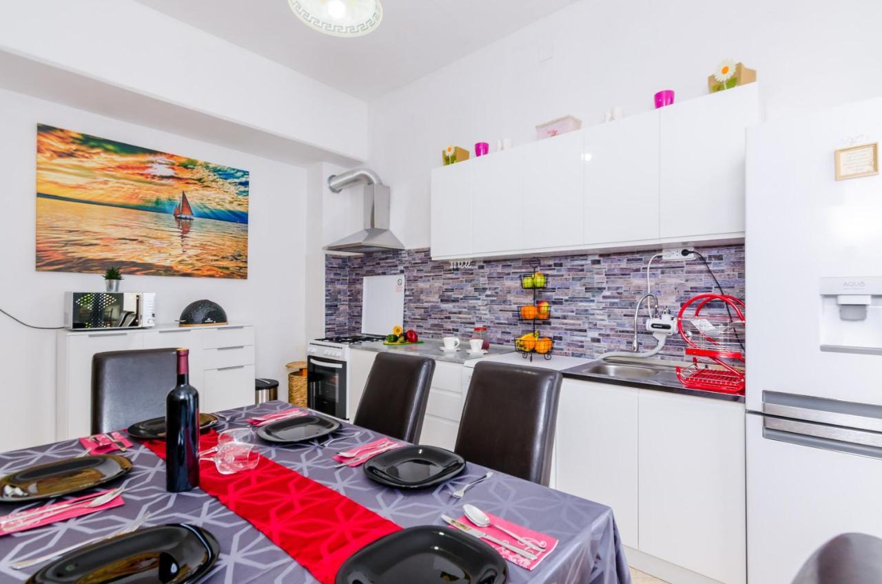 Holiday Home Lungo Mare 믈리니 외부 사진