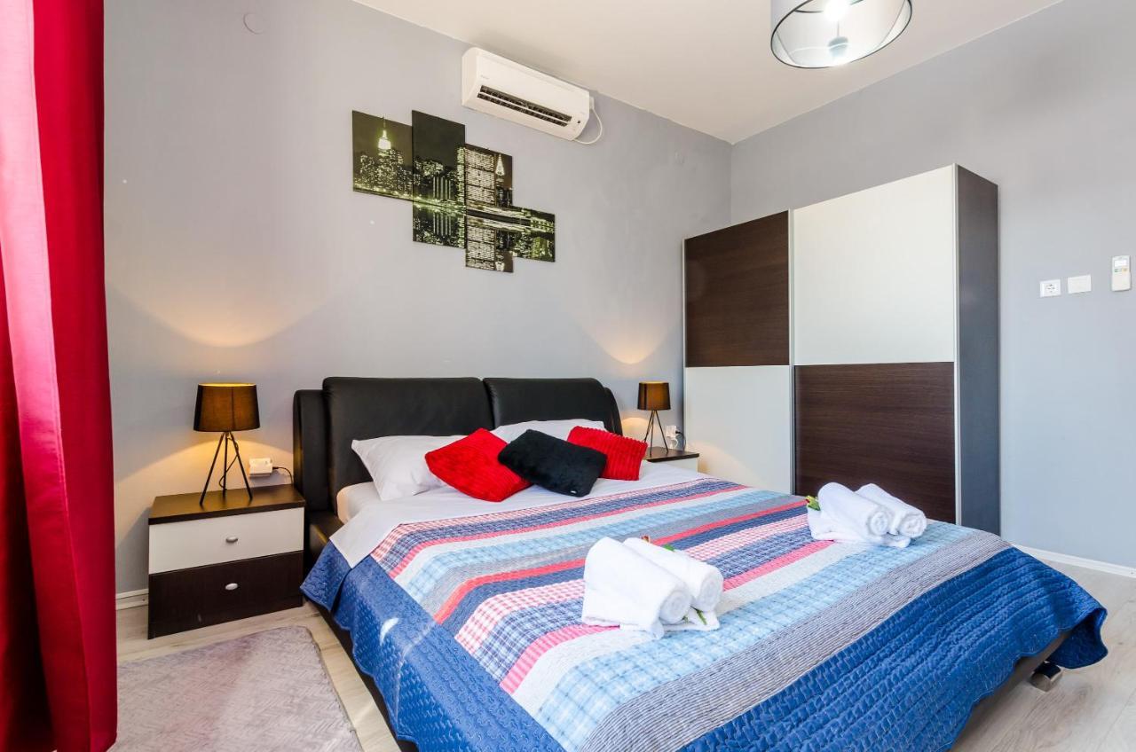Holiday Home Lungo Mare 믈리니 외부 사진